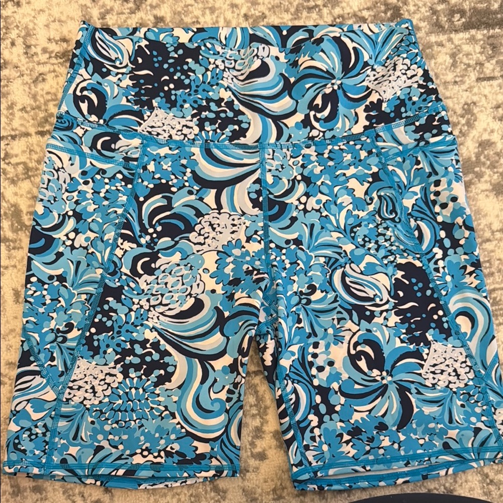 Lilly Pulitzer, like new bike shorts, size XL